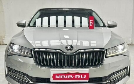 Skoda Superb III рестайлинг, 2022 год, 1 995 000 рублей, 2 фотография