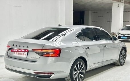 Skoda Superb III рестайлинг, 2022 год, 1 995 000 рублей, 6 фотография