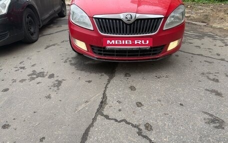 Skoda Fabia II, 2013 год, 450 000 рублей, 2 фотография