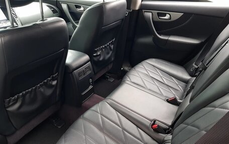 Infiniti QX70, 2013 год, 2 400 000 рублей, 10 фотография