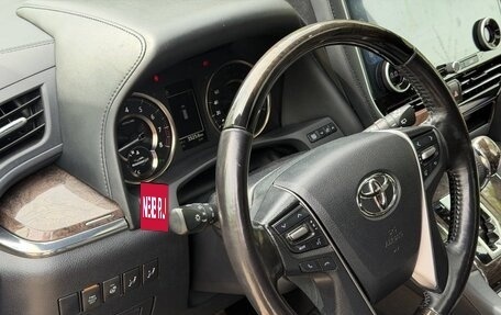 Toyota Alphard III, 2019 год, 4 600 000 рублей, 12 фотография