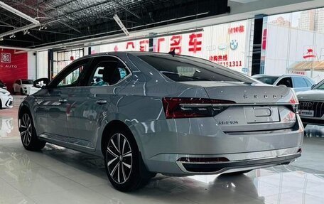 Skoda Superb III рестайлинг, 2022 год, 1 993 000 рублей, 4 фотография