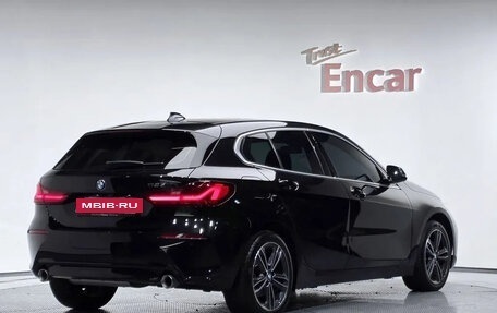 BMW 1 серия, 2021 год, 2 650 000 рублей, 3 фотография