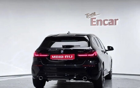 BMW 1 серия, 2021 год, 2 650 000 рублей, 4 фотография