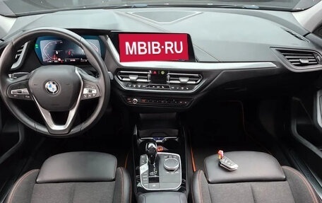 BMW 1 серия, 2021 год, 2 650 000 рублей, 10 фотография
