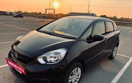 Honda Fit, 2020 год, 1 020 000 рублей, 3 фотография