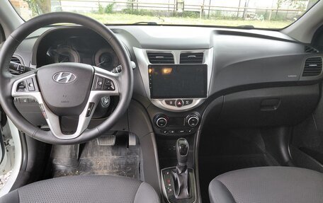 Hyundai Solaris II рестайлинг, 2015 год, 1 220 000 рублей, 7 фотография