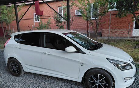 Hyundai Solaris II рестайлинг, 2015 год, 1 220 000 рублей, 9 фотография