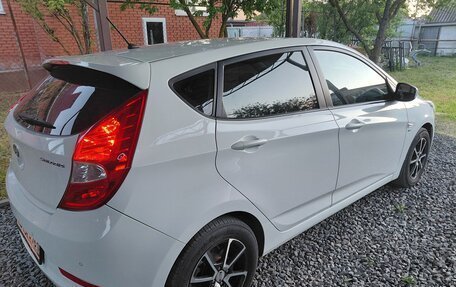 Hyundai Solaris II рестайлинг, 2015 год, 1 220 000 рублей, 32 фотография