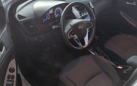 Hyundai Solaris II рестайлинг, 2015 год, 1 220 000 рублей, 35 фотография