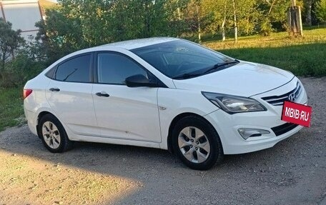 Hyundai Solaris II рестайлинг, 2016 год, 800 000 рублей, 2 фотография