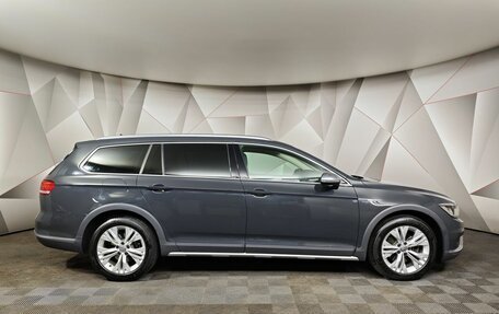 Volkswagen Passat B8 рестайлинг, 2018 год, 2 499 000 рублей, 6 фотография