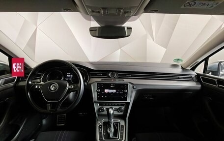 Volkswagen Passat B8 рестайлинг, 2018 год, 2 499 000 рублей, 13 фотография