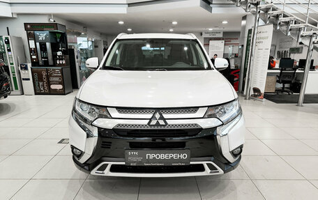 Mitsubishi Outlander III рестайлинг 3, 2021 год, 2 785 000 рублей, 4 фотография
