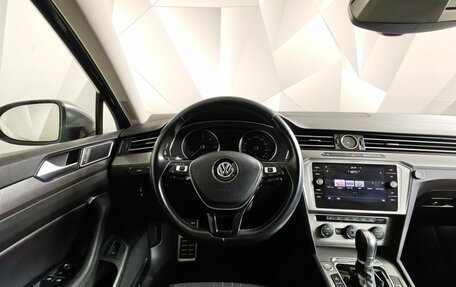 Volkswagen Passat B8 рестайлинг, 2018 год, 2 499 000 рублей, 19 фотография