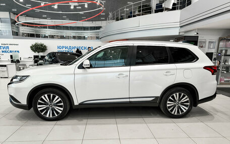 Mitsubishi Outlander III рестайлинг 3, 2021 год, 2 785 000 рублей, 12 фотография