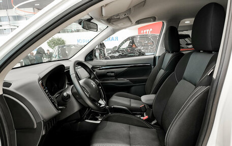Mitsubishi Outlander III рестайлинг 3, 2021 год, 2 785 000 рублей, 20 фотография