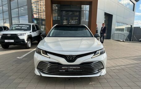 Toyota Camry, 2018 год, 2 600 000 рублей, 2 фотография