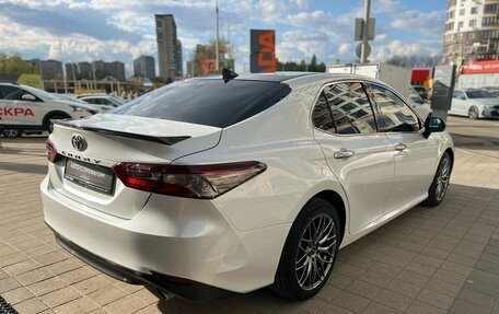 Toyota Camry, 2018 год, 2 600 000 рублей, 5 фотография