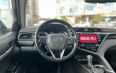 Toyota Camry, 2018 год, 2 600 000 рублей, 10 фотография