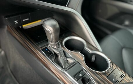 Toyota Camry, 2018 год, 2 600 000 рублей, 13 фотография