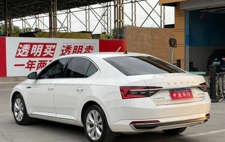 Skoda Superb III рестайлинг, 2021 год, 1 700 000 рублей, 4 фотография