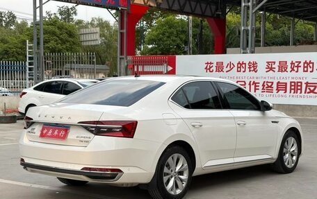 Skoda Superb III рестайлинг, 2021 год, 1 700 000 рублей, 6 фотография