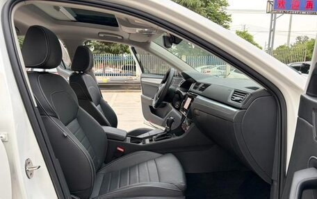 Skoda Superb III рестайлинг, 2021 год, 1 700 000 рублей, 10 фотография