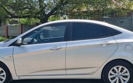 Hyundai Solaris II рестайлинг, 2015 год, 650 000 рублей, 4 фотография