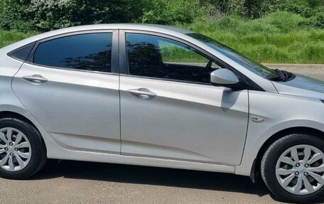 Hyundai Solaris II рестайлинг, 2015 год, 650 000 рублей, 5 фотография