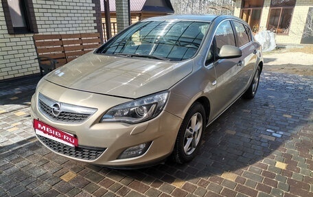 Opel Astra J, 2012 год, 790 000 рублей, 2 фотография