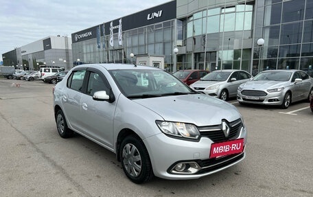 Renault Logan II, 2017 год, 749 000 рублей, 2 фотография
