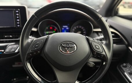 Toyota C-HR I рестайлинг, 2018 год, 2 299 000 рублей, 8 фотография