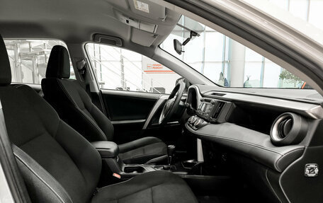 Toyota RAV4, 2016 год, 2 350 000 рублей, 13 фотография