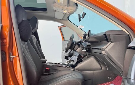 Peugeot 2008 II, 2022 год, 1 460 000 рублей, 12 фотография