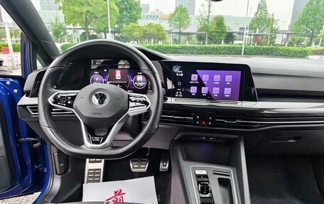 Volkswagen Golf VIII, 2023 год, 1 800 778 рублей, 12 фотография