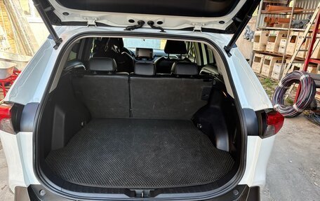 Toyota RAV4, 2021 год, 2 400 000 рублей, 4 фотография
