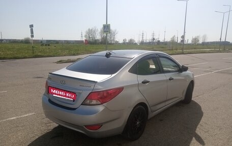 Hyundai Solaris II рестайлинг, 2011 год, 670 000 рублей, 2 фотография