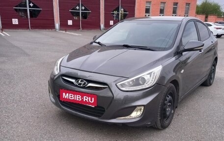 Hyundai Solaris II рестайлинг, 2013 год, 550 000 рублей, 2 фотография