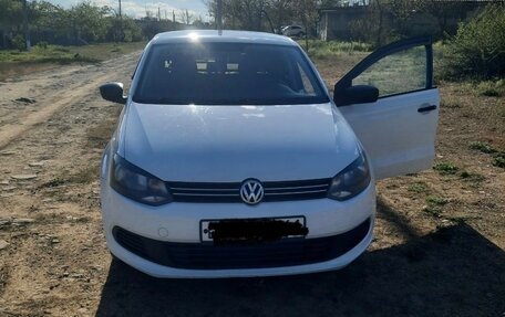 Volkswagen Polo VI (EU Market), 2014 год, 720 000 рублей, 2 фотография
