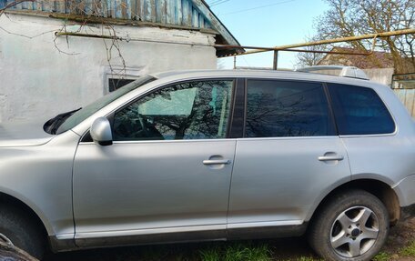 Volkswagen Touareg III, 2005 год, 590 000 рублей, 2 фотография