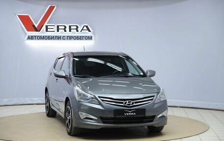 Hyundai Solaris II рестайлинг, 2015 год, 910 000 рублей, 3 фотография