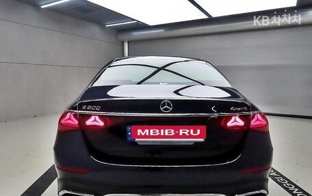 Mercedes-Benz E-Класс, 2024 год, 6 392 000 рублей, 4 фотография