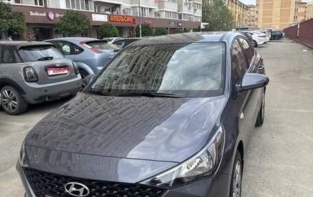 Hyundai Solaris II рестайлинг, 2021 год, 1 950 000 рублей, 1 фотография