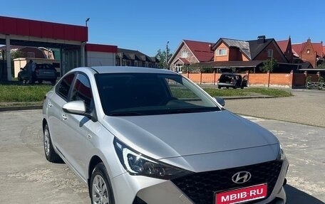 Hyundai Solaris II рестайлинг, 2021 год, 1 730 000 рублей, 1 фотография