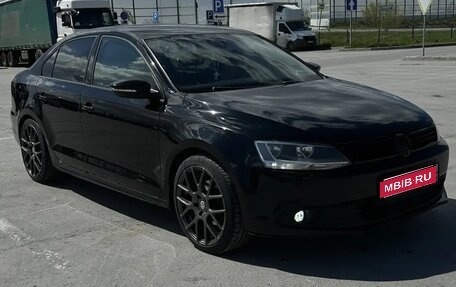 Volkswagen Jetta VI, 2012 год, 900 000 рублей, 1 фотография