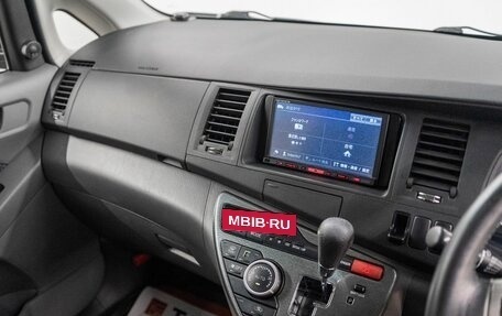Toyota ISis I, 2010 год, 1 299 000 рублей, 14 фотография