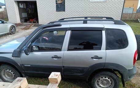 Chevrolet Niva I рестайлинг, 2013 год, 250 000 рублей, 3 фотография
