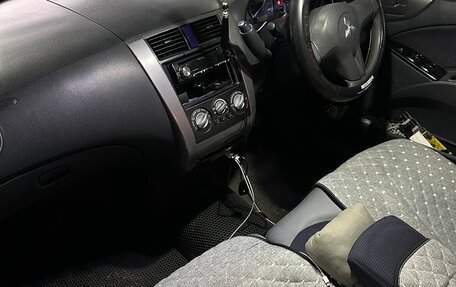 Mitsubishi Colt VI рестайлинг, 2004 год, 550 000 рублей, 9 фотография