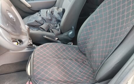 Renault Logan II, 2015 год, 650 000 рублей, 12 фотография